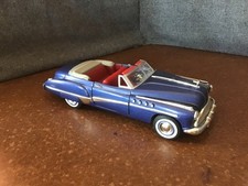 Signature 1949 Buick Roadmaster ~ Blue Convertible Diecast ~ 1:32