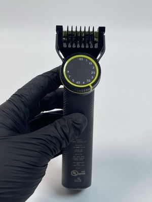 Philips Norelco OneBlade Pro Face and Body Hybrid Electric Trimmer QP6530/90