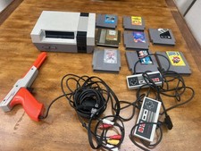 Vintage Nintendo NES Console Bundle - 2 Controllers, Zapper Gun & 8 Games