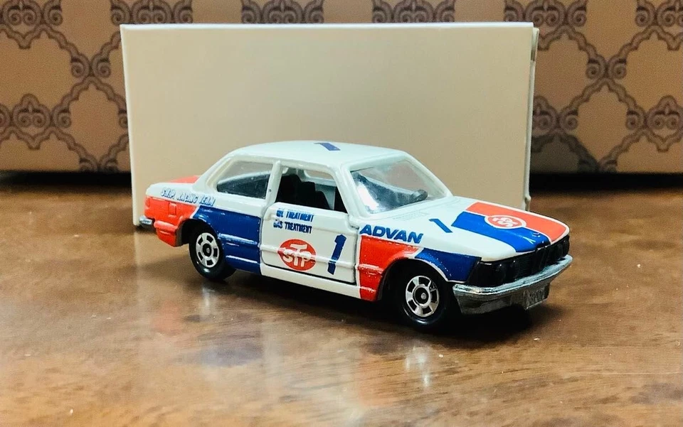 Tomica F23-3-3 BMW 320i - Feria Grupo A - Hecho en Japón Foto 2 de 4