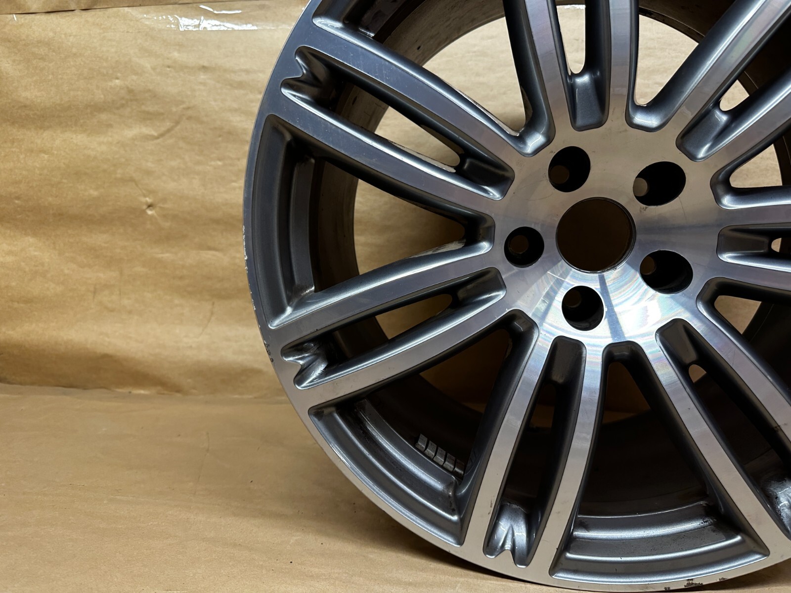 20" Maserati Ghibli Quattroporte rear wheel rim 10.5Jx20H2 ET45 OEM 670016860