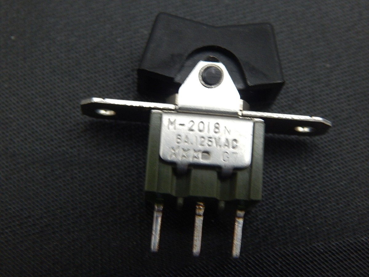 Switch 2018年 NKK Switches M-2018N ROCKER SWITCH ON OFF ON 125VAC 6A -USA SELLER