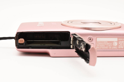 Canon IXY 100F Pink PowerShot ELPH 120 IS 16.0MP Digital Camera 8x