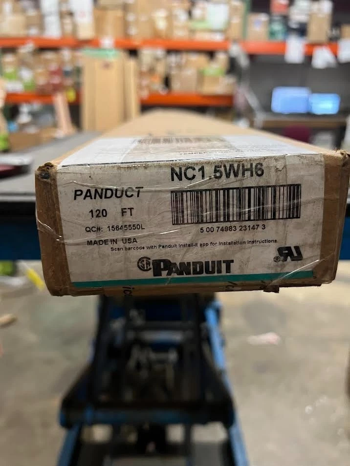 Panduit Panduct NC1.5WH6 Cubierta de conducto de cableado al ras libre de halógenos Nueva caja abierta Foto 3 de 4