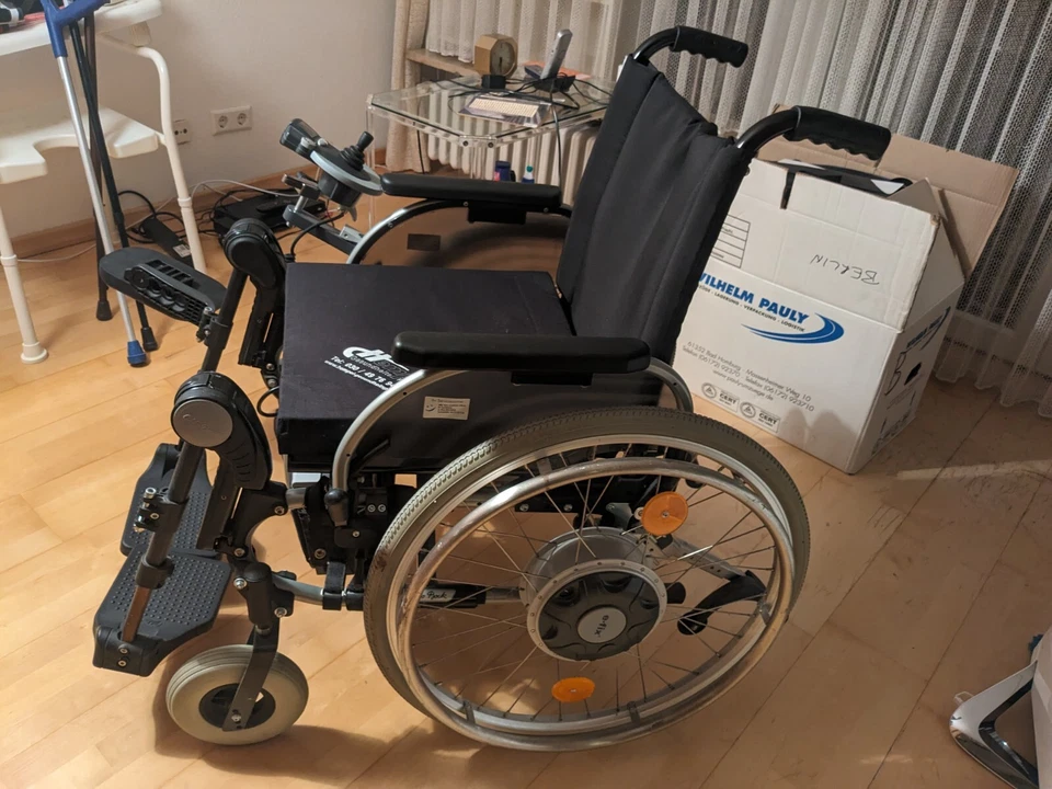 Elektrorollstuhl Otto Bock - Alber e-fix Antrieb - mit Ladestation