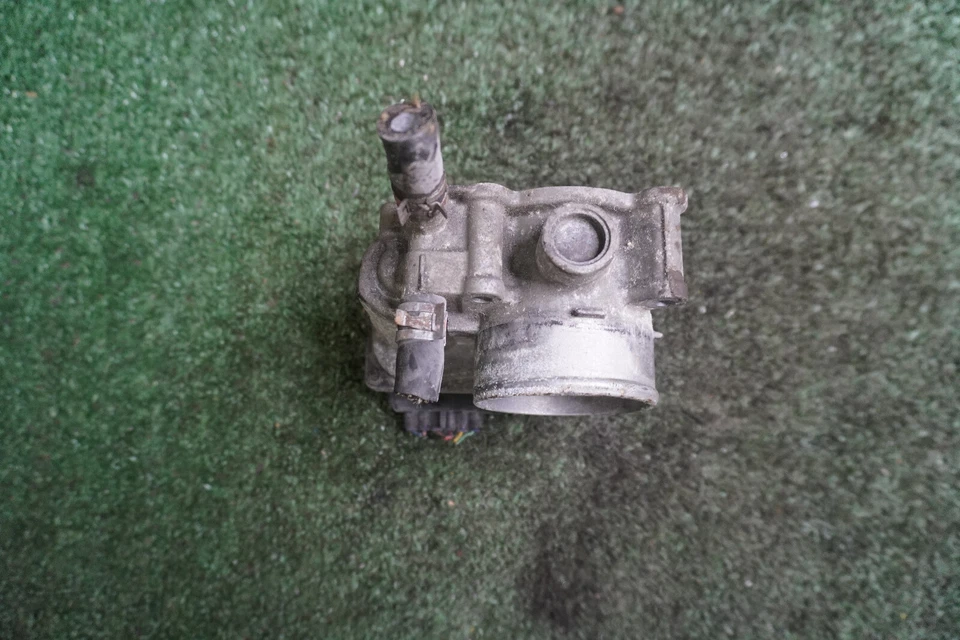 Toyota Corolla 2013 carrocería del acelerador OEM 220300T080 Foto 3 de 4