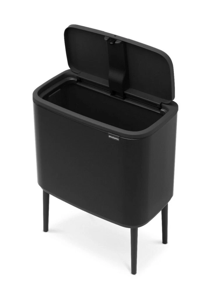 Cubo de cocina Brabantia Touch en patas 36L | Negro mate Foto 2 de 4