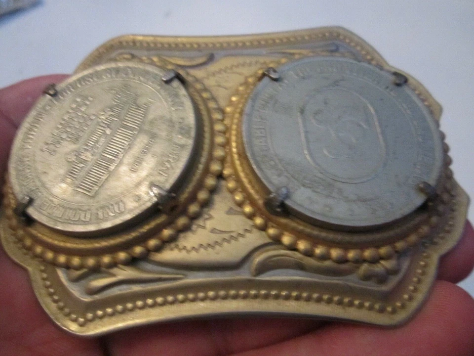 1980 FRONTIER LAS VEGAS HOTEL CASINO CHIPS METAL BELT BUCKLE - GW-16 - Image 2 of 3