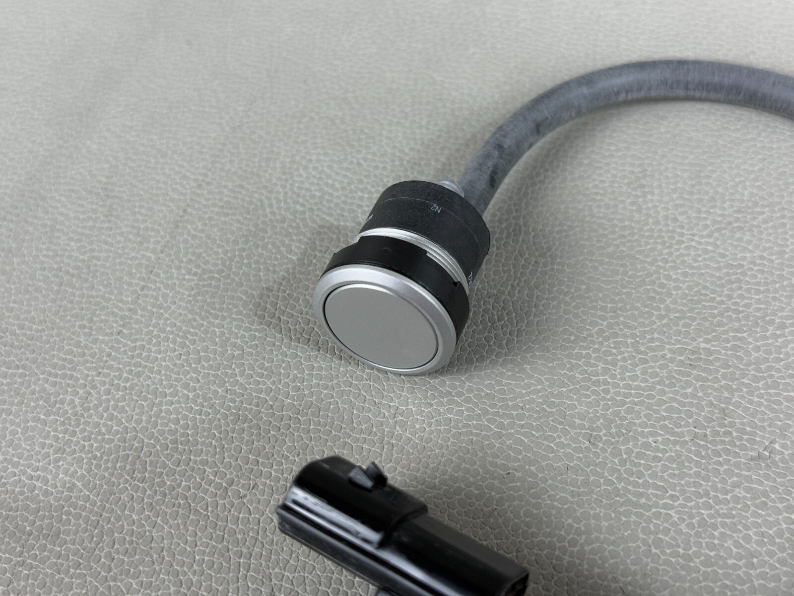 NEW! BENTLEY ARNAGE AZURE ROLLS-ROYCE SILVER SERAPH BOOT RELEASE BUTTON OEM