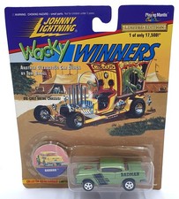 Johnny Lightning escala 1/64 301-01 - Wacky Winners Badman - verde