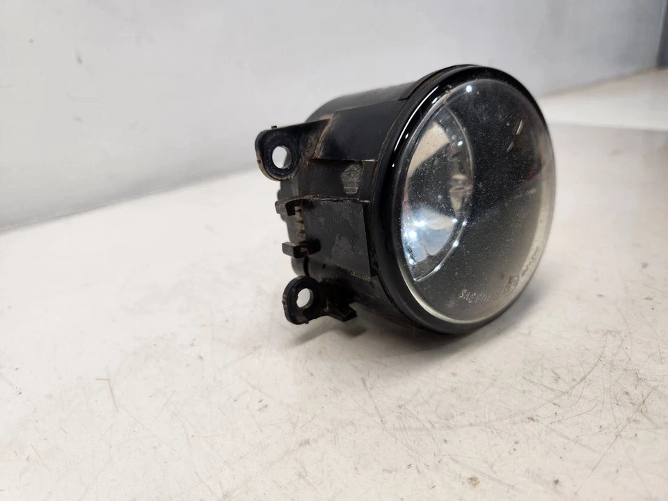 Luz antiniebla derecha Nissan Frontier 2005-09 pasajero - sin parachoques cromado Foto 2 de 4