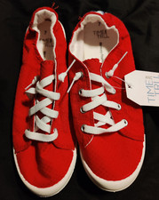 Time and Tru Women's Red Scrunch Back Sneakers NWT Size 7