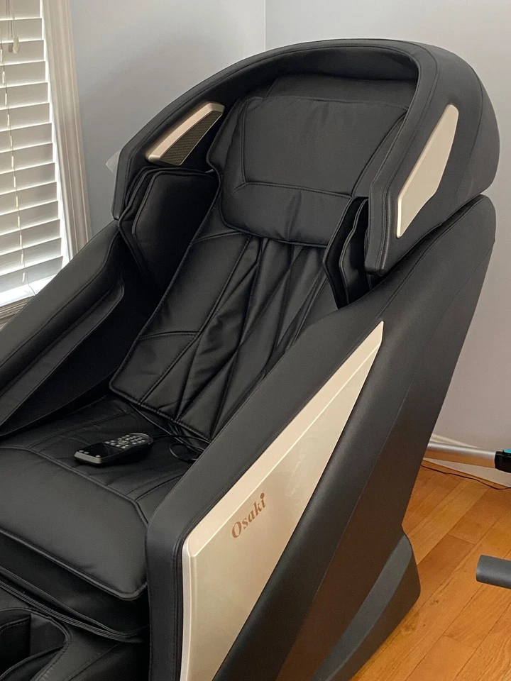 Массажное кресло Osaki черная кожа (модель: Os-pro Omni) бывшее в употреблении, но почти не использовалось - Изображение 3 из 4