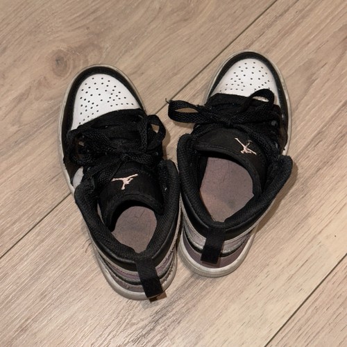 GIRLS JORDANS SIZE 11c. Great condition - Picture 2 of 6