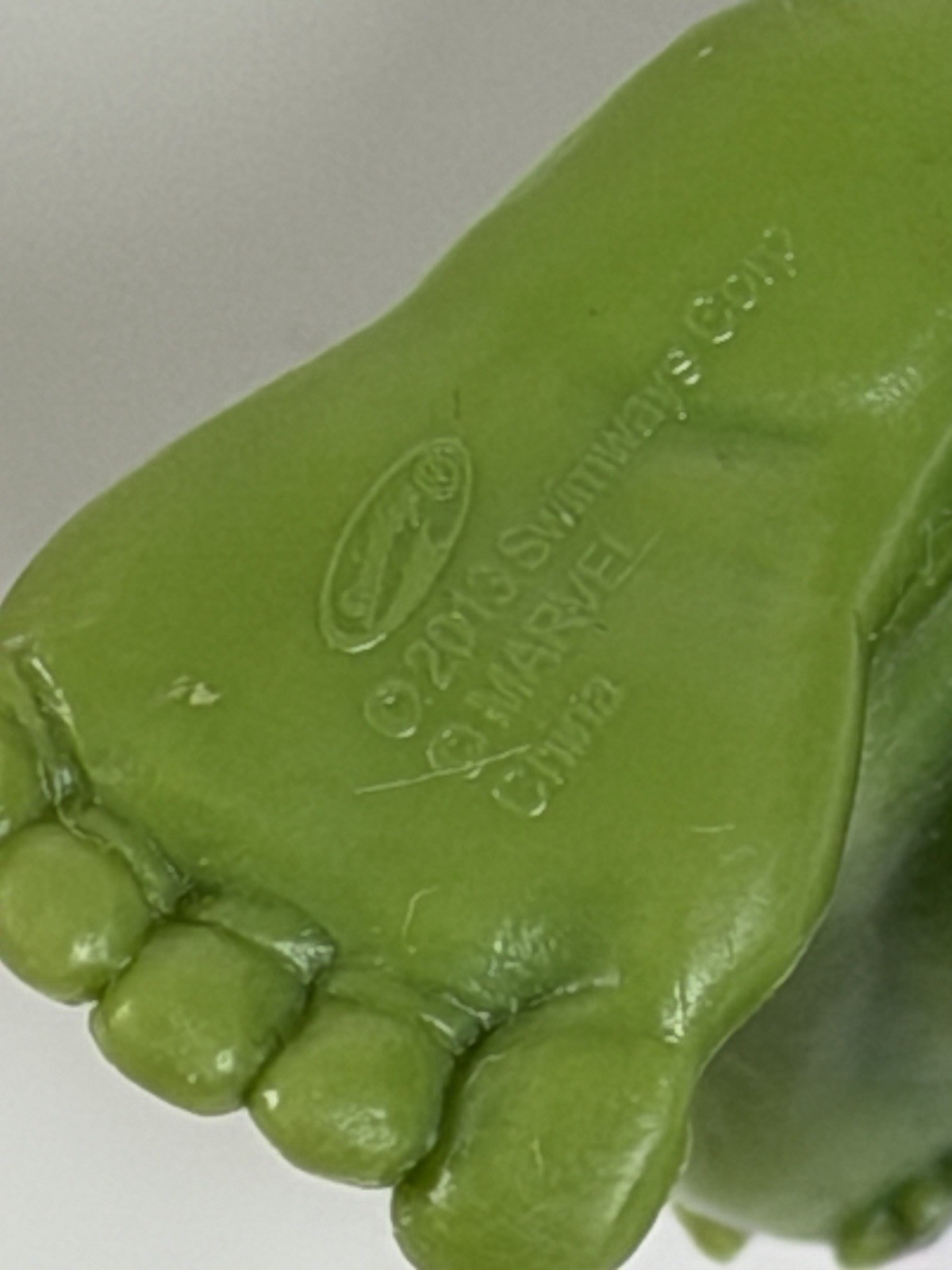 Marvel Incredible Hulk Action Figure 2013 Swimways Corp. Leaping Smash 5"