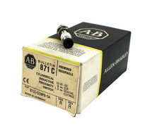 Allen-Bradley Cylindrical Inductive Proximity Switch 871C-D1NP8-D4 USED