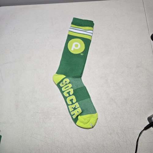 NEU Publix Fußball grün Neuheit Socken Erwachsene Unisex Einheitsgröße neu in Kunststoff - Bild 2 von 3