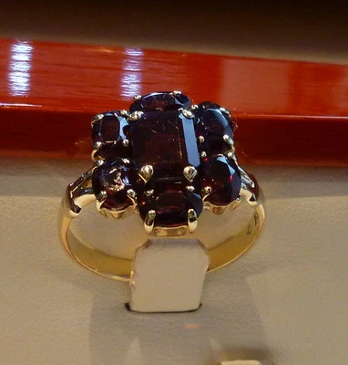 Ring in 333/8 K Gold mit Granat Goldring Granatring 59 (18,8 mm Ø)  - Bild 1 von 4