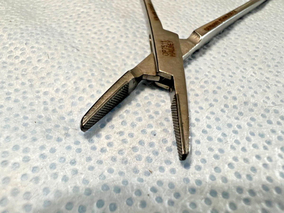 Set Of 2 V. Mueller G17XHC Crile-Wood Serrated Needle Holders | eBay