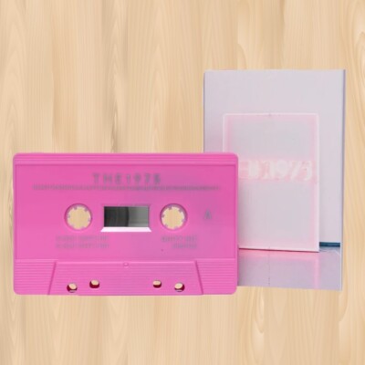 PINK CASSETTE---- THE 1975 I like it when you sleep
