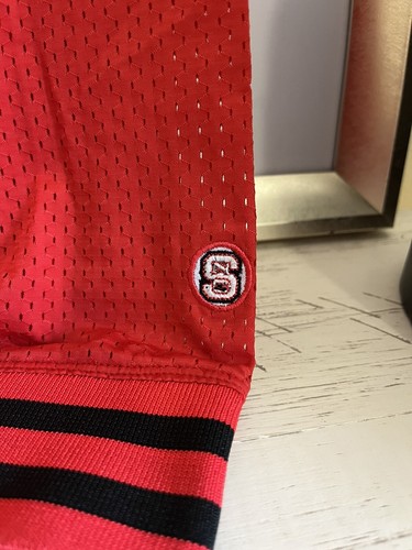 NWT NC State Red Mesh Sweatshirt Size M - Picture 3 of 4