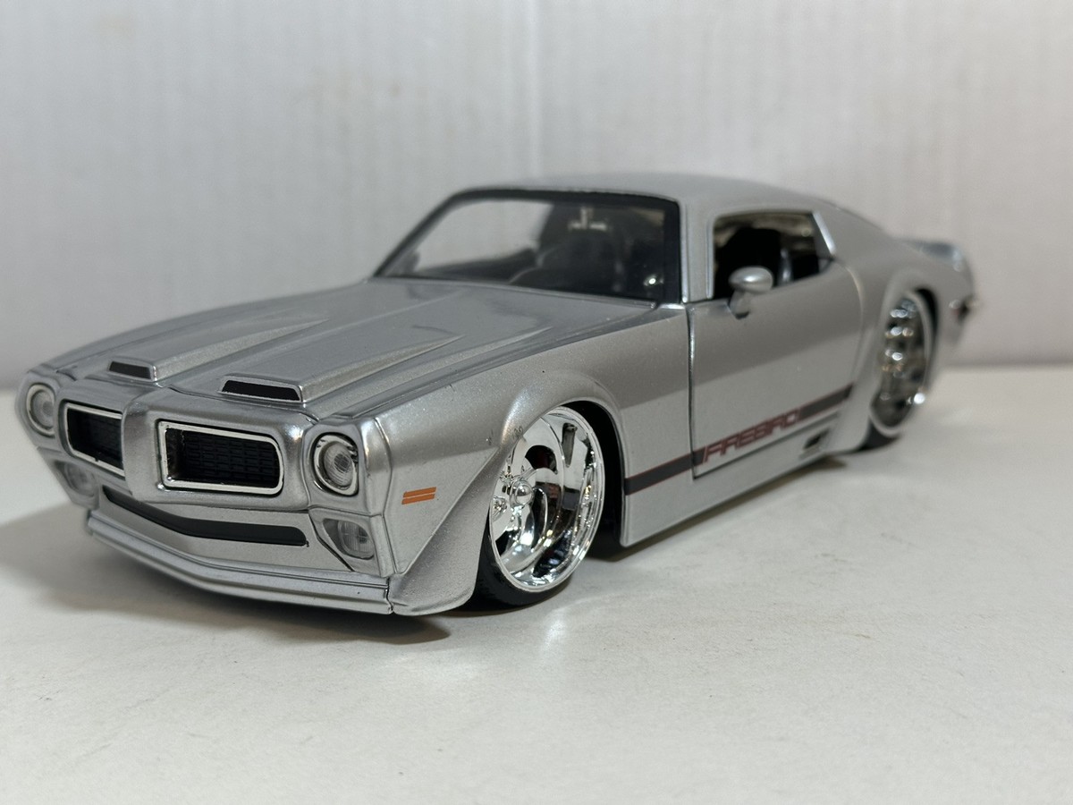 JADA BTM 1970 PONTIAC FIREBIRD CANDY SILVER 1:24 DIECAST MODEL CAR