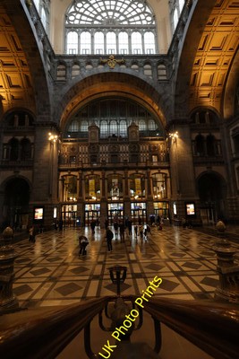 Foto SNCB Belgische Eisenbahn 6x4 Architektur Antwerpen Central um 2023 P8