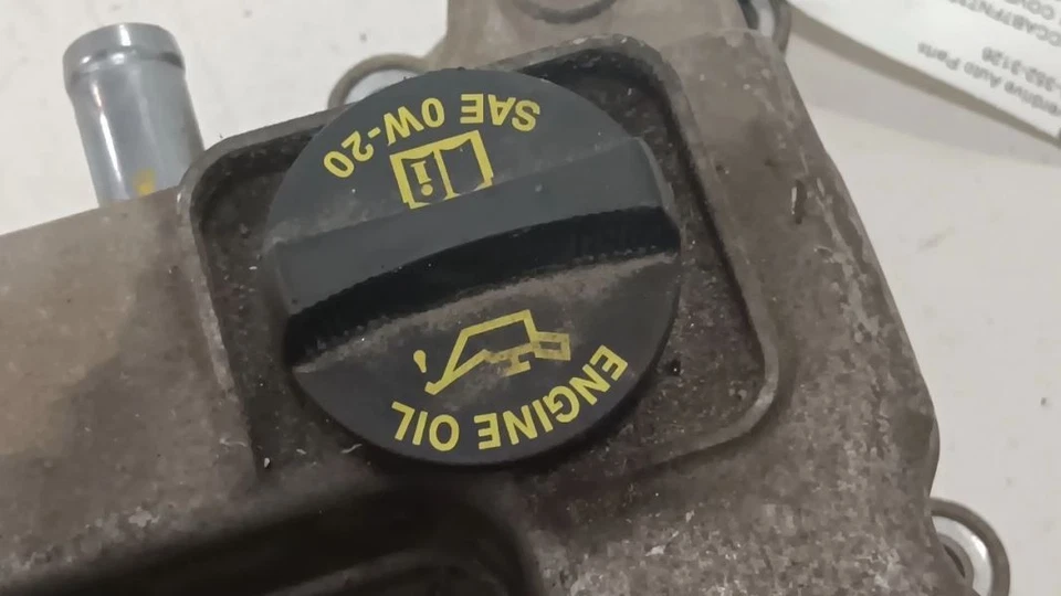 Cubierta de válvula de culata de motor Chrysler 2015 200 Foto 3 de 4