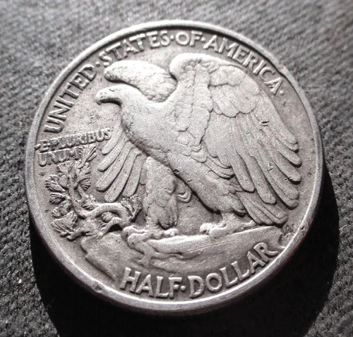 OLD SILVER 1943 PHILADELPHIA "WALKING LIBERTY HALF DOLLAR" WORLD WAR II Ag