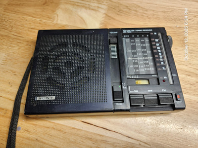 Sony ICF-7600 7 Band FM / MW / SW Receiver Tested / Works
