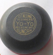 Vintage 1950s Duncan Beginners Yo Yo Black  Red Wood
