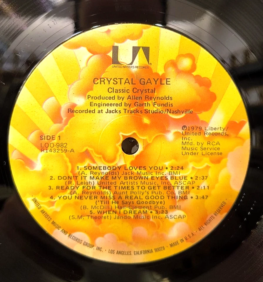 Crystal Gayle - Classic Crystal - Vinyl VG+ LP Compilation - Image 3 of 4