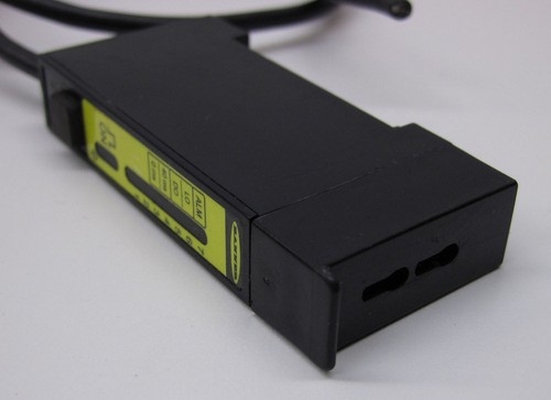 Banner 41959 TEACH-Mode Plastic Fiber Optic Sensor D12EN6FP, Broken Release Tab - Picture 3 of 6