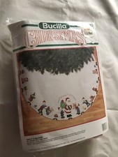 Bucilla Christmas Tree Skirt Felt Applique - Santa  Helpers -  82833 - Sealed