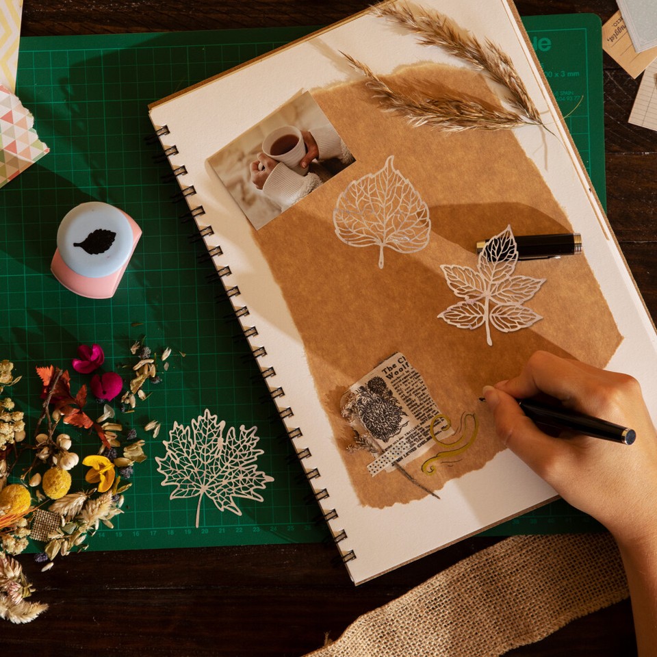 10 Sheets Scrapbook Lace Cutouts Paper Flowers for Crafts Pocket