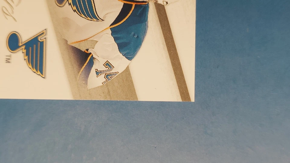 T.J. Oshie Hard Auto Panini Zenith Hockey 2011  Autographed St. Louis Blues - Image 4 of 4