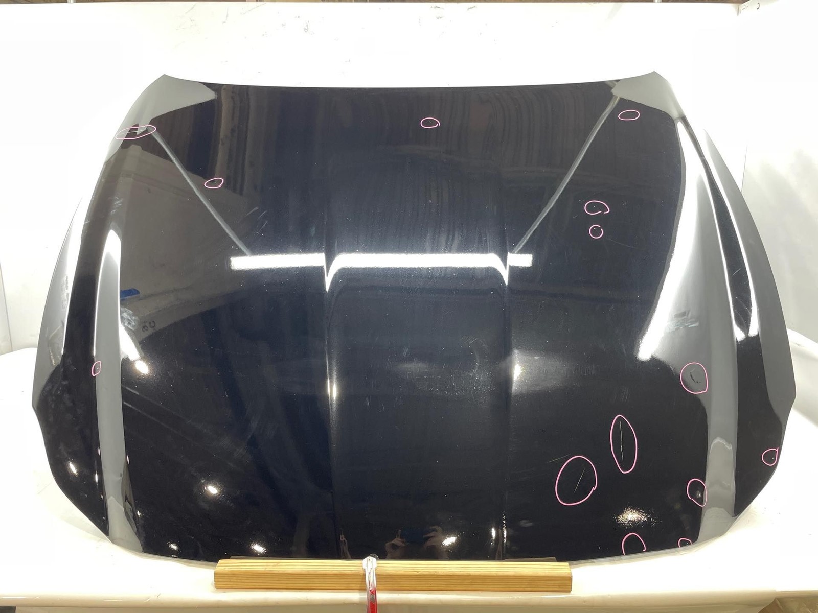 2014 Maserati Quattroporte S Hood Dirt From Repaint & Has Crease Under Side