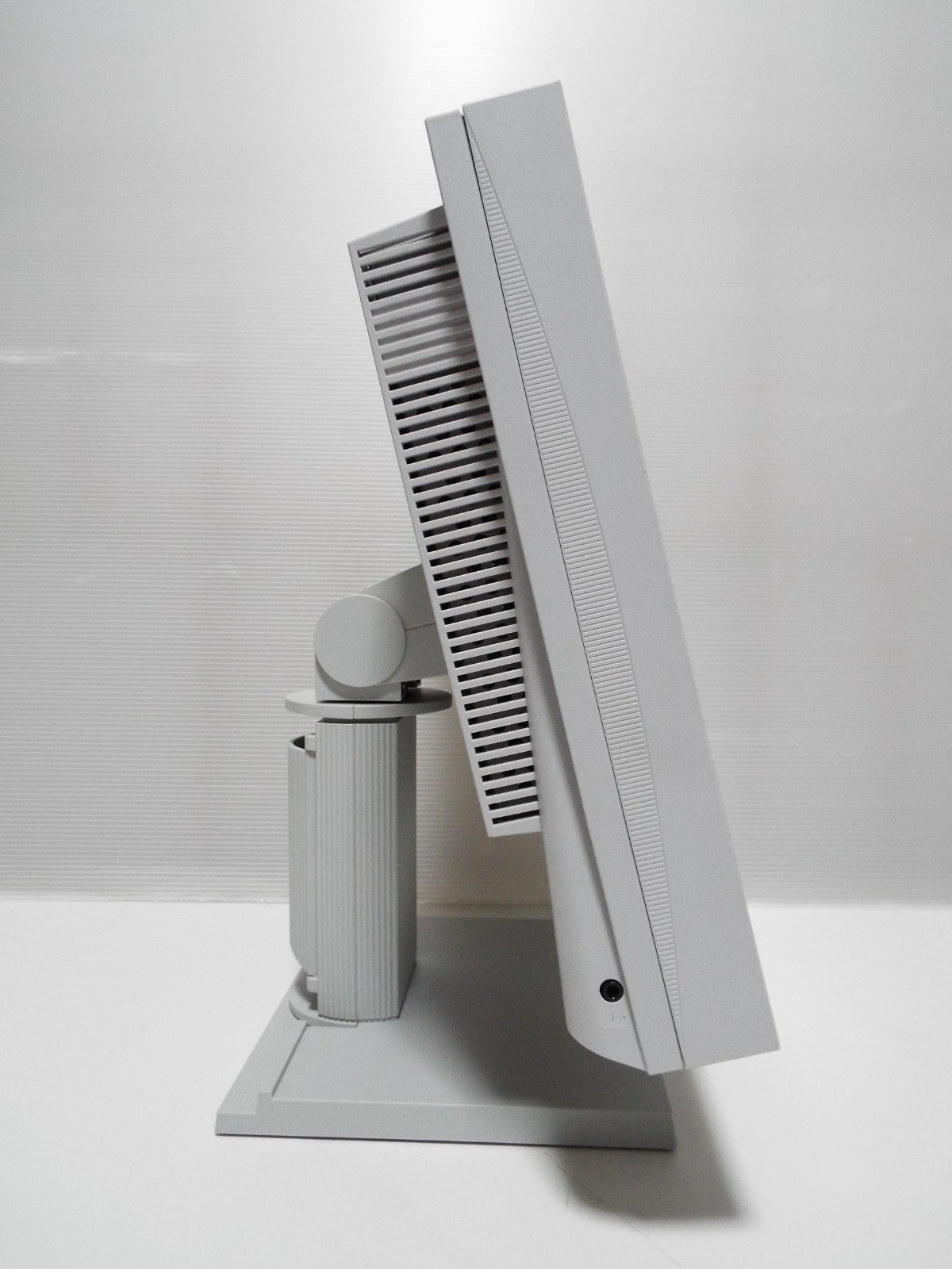 EIZO FlexScan S1501-B 15" LCD Monitor White Square 4:3 Retro Vintage Display