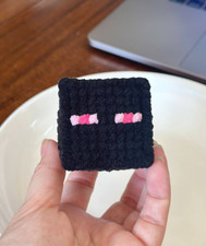 Crochet minecraft pixel ENDERMAN block keychain plushie Amigurumi Stuffed Anime