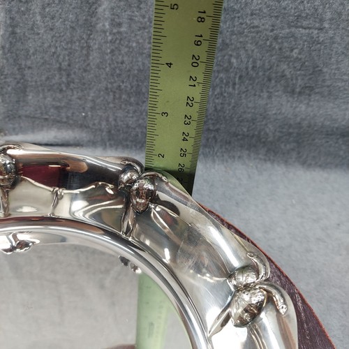 Oneida Silver-Plated Serving Bowl With Ornate Edges & Reflective Finish - Picture 8 of 8