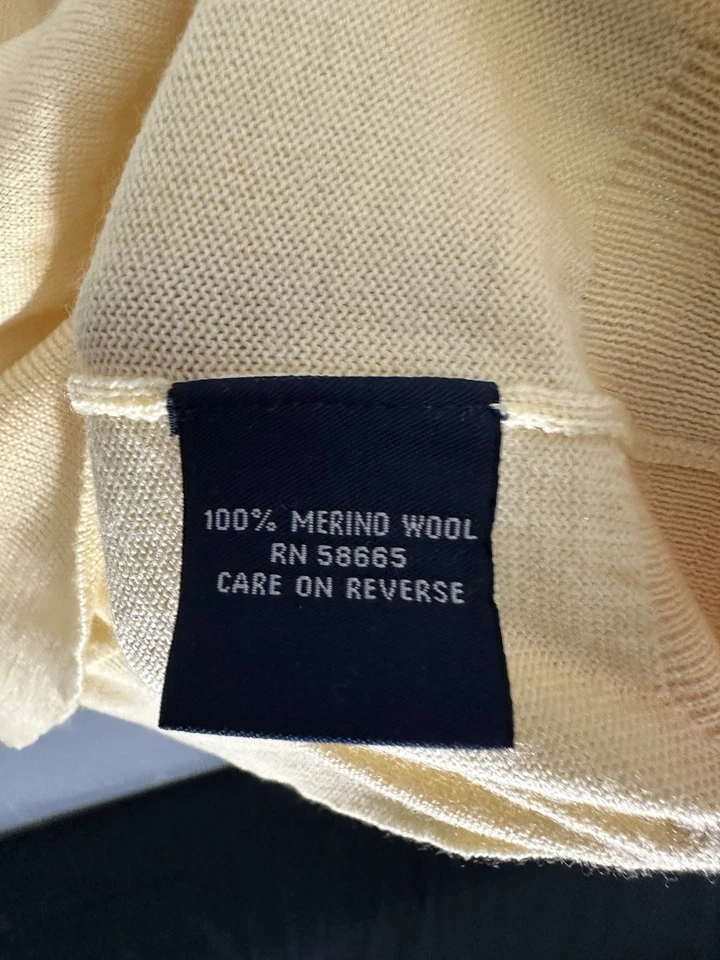 Suéter de lana amarillo faconnable Foto 4 de 4