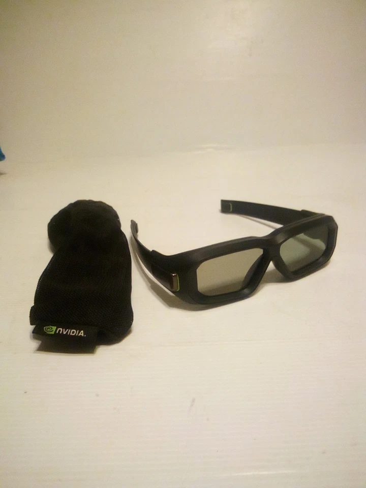 NVIDIA 3D Vision 无线眼镜|||||眼镜和包 无充电器 — 第 2/4 张图片