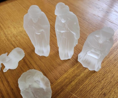 Vintage frosted glass full nativity scene - 8 figures total, 4in tall - Picture 2 of 4