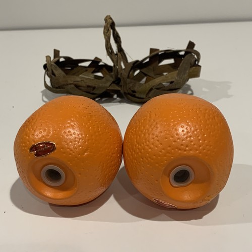 Orange Salt Pepper Shakers - Lugenes ~ Vintage ~ Japan ~ 2 Oranges in Basket - Picture 7 of 8