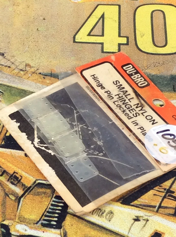 NEW Dubro 118 Nylon Hinges Small {6pc.} NewInPack USA Shipped - Image 2 of 3