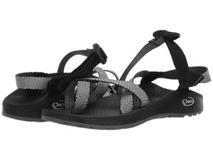 womens chacos black and white