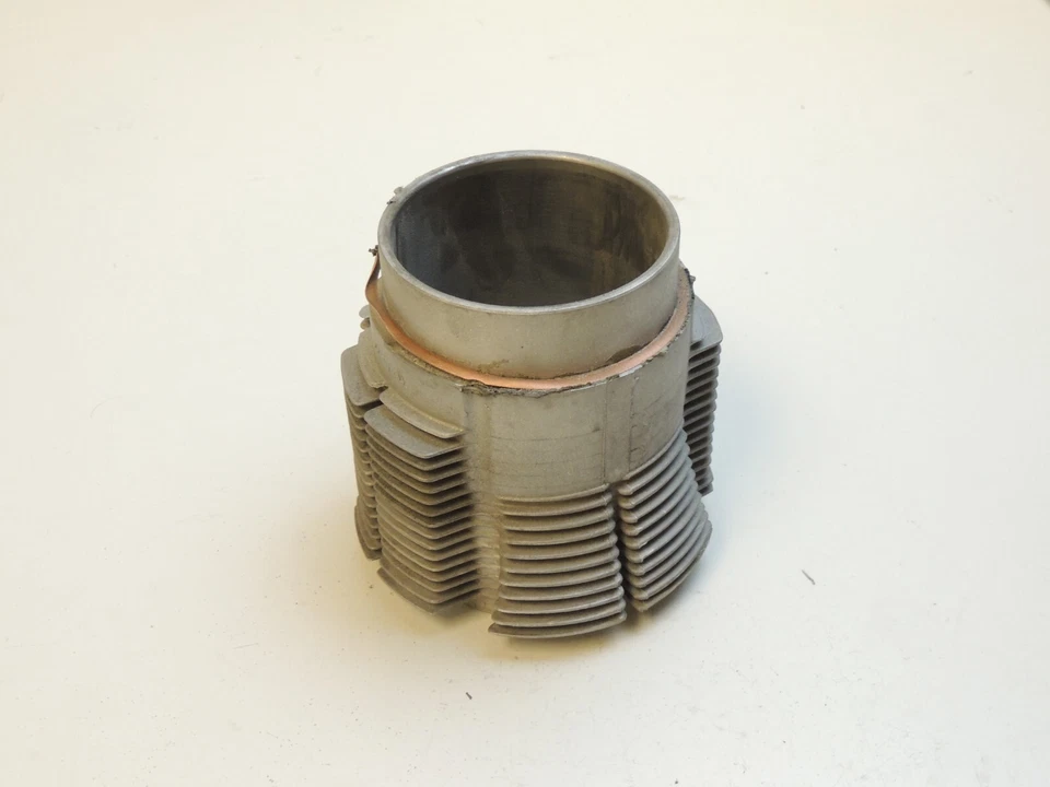 Juego de 4 cilindros y pistones Porsche MAHLE 356/912 usados genuinos 82ZD2 82,5 mm Foto 4 de 4