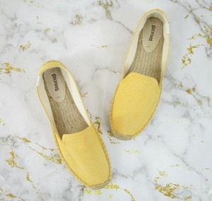yellow gold flats
