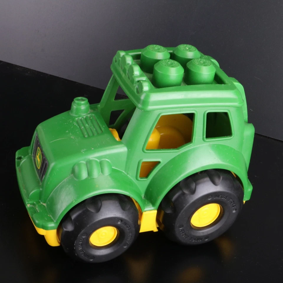 Mega Bloks John Deere Tractor Truck Figure Building Toys Collectible 9"x7"x6" - Image 2 of 4