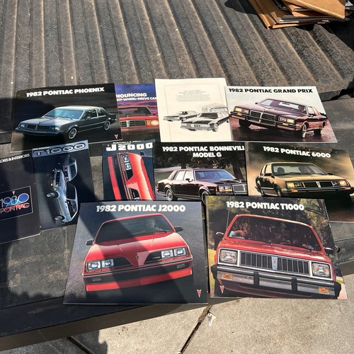Lot Of Vintage Pontiac Advertising Ephemera Brochures & Ads